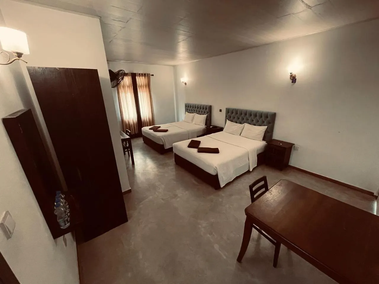Forever City Hotel Kiribathgoda