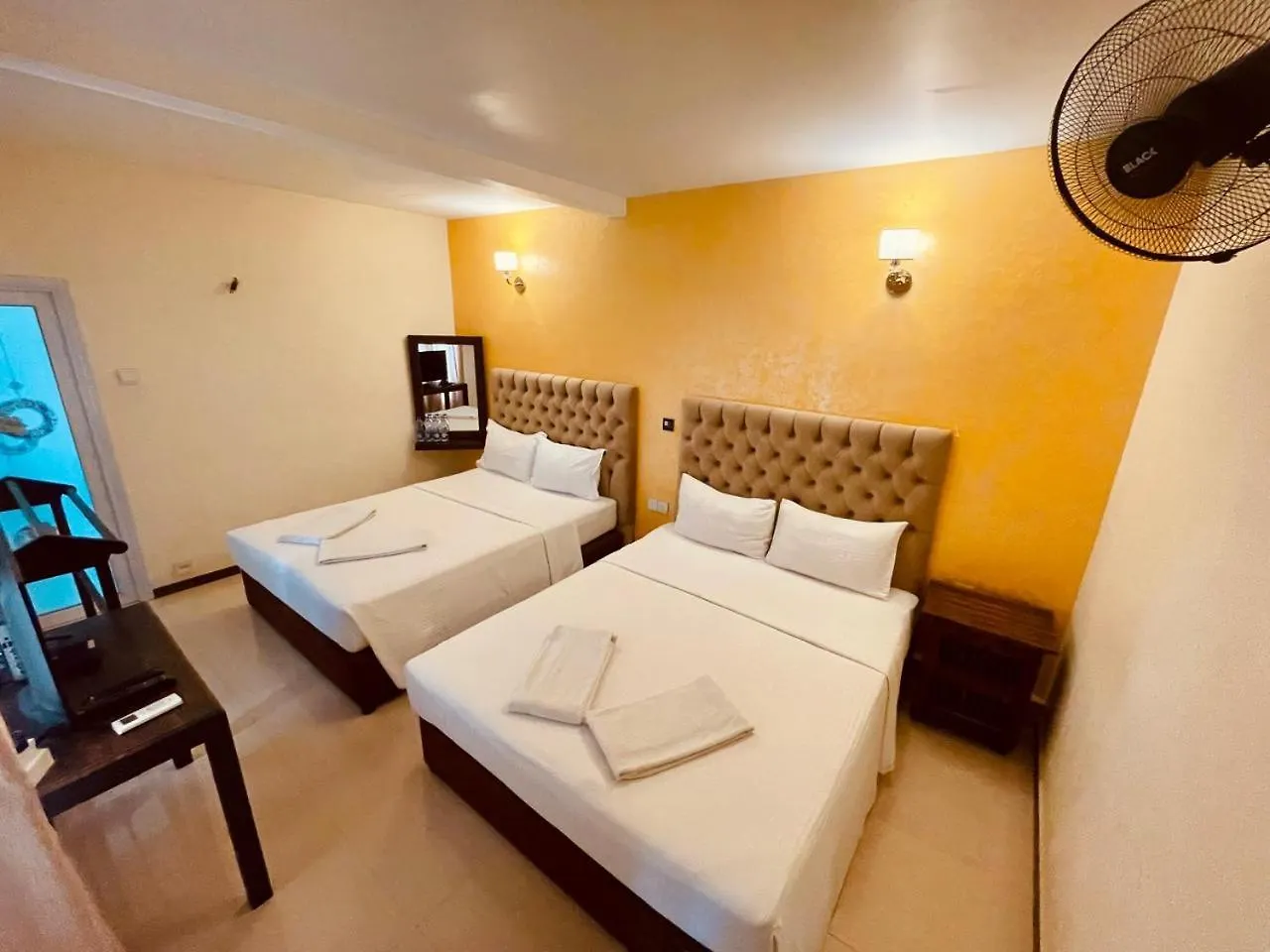 Forever City Hotel Kiribathgoda