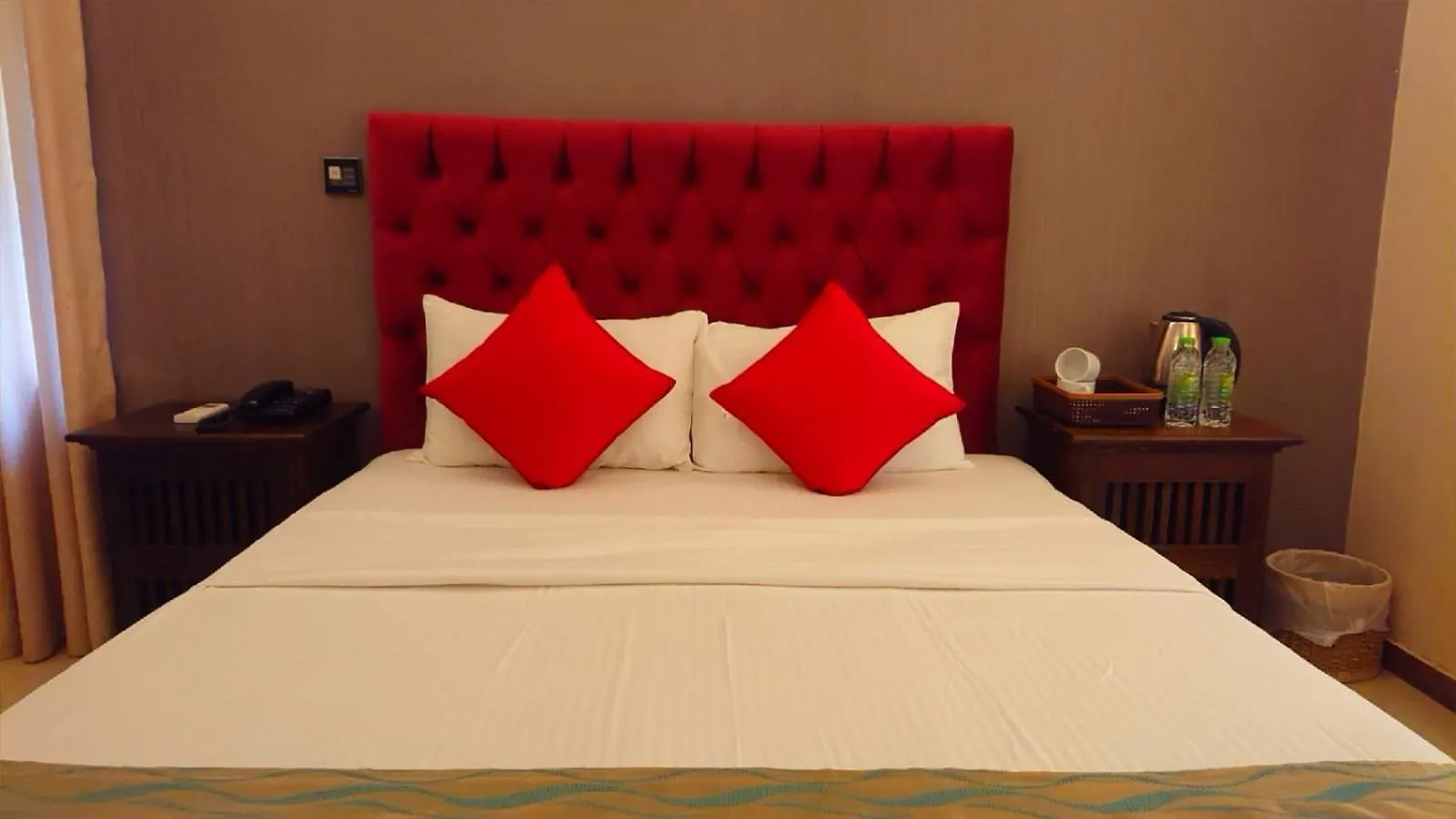 Forever City Hotel Kiribathgoda